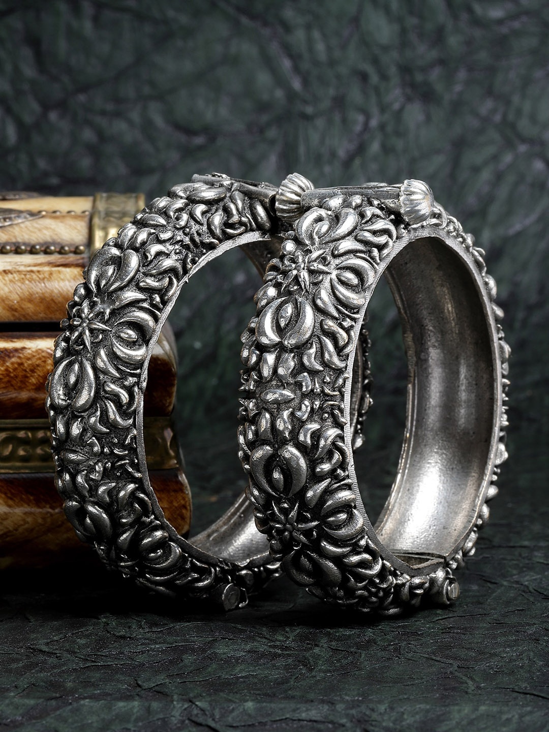 

KARATCART Set Of 2 Oxidised Silver-Plated Bangles