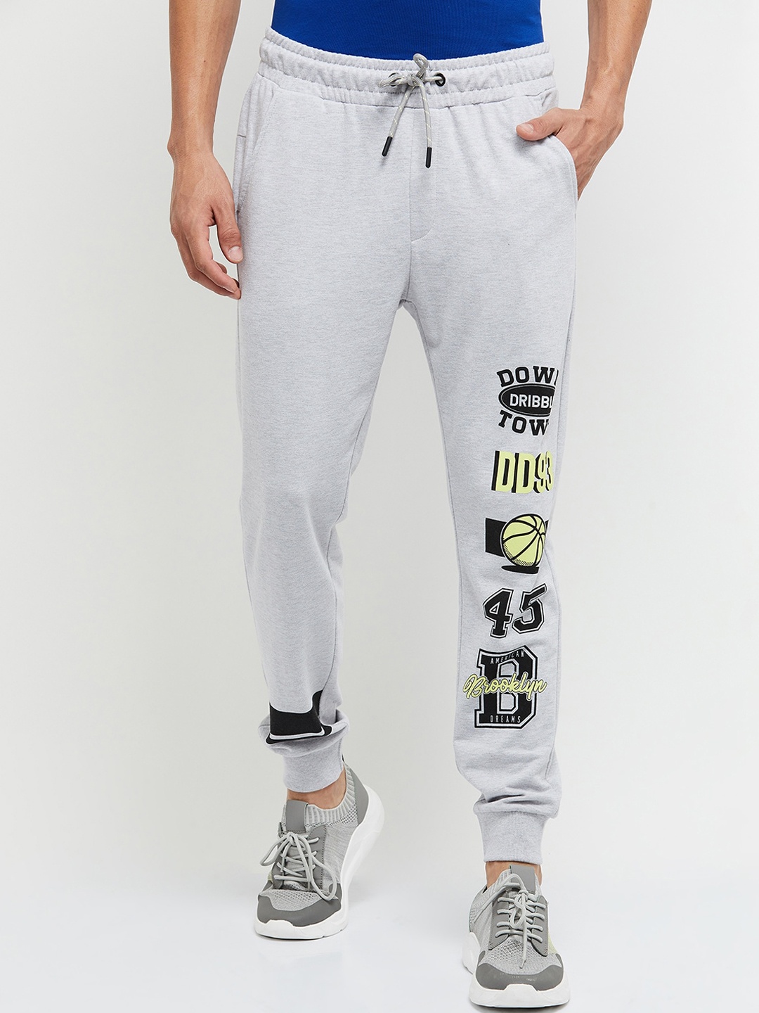 

max Men Grey & Black Printed Joggers