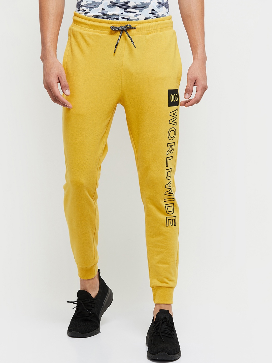 

max Men Mustard Solid Track Pant