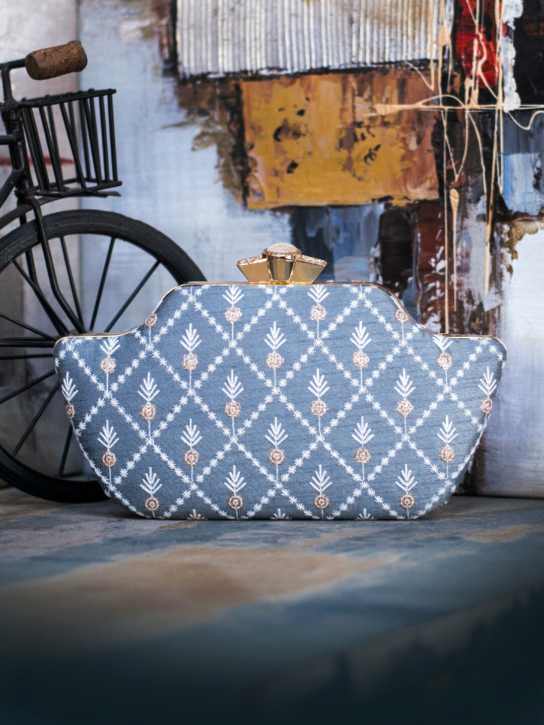 

ARTKLIM Grey & White Embroidered Box Clutch