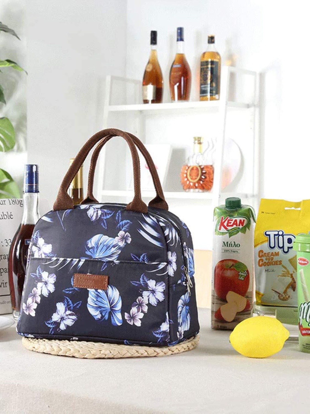 

HOUSE OF QUIRK Black Floral Print Insulated Lunch Bag