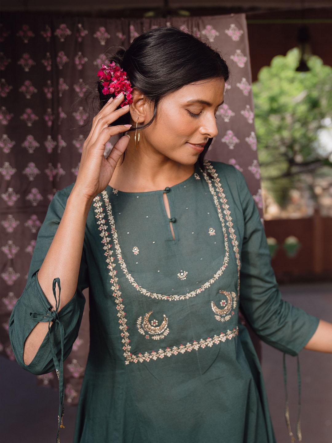 

W The Folksong Collection Women Green Ethnic Motifs Yoke Design Anarkali Kurta