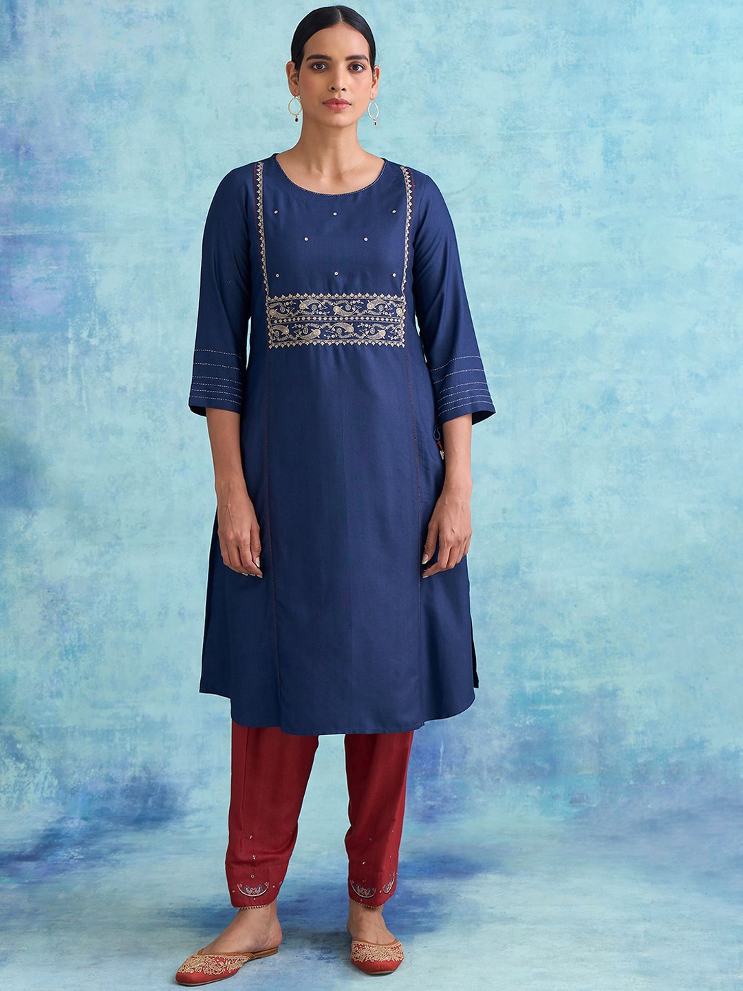 

W The Folksong Collection Women Blue Geometric Yoke Design Thread Work Kurta