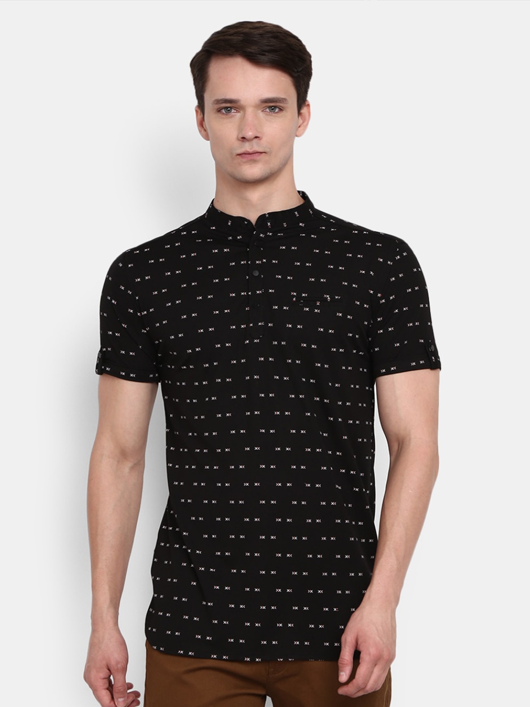 

V-Mart Men Black Printed Henley Neck T-shirt