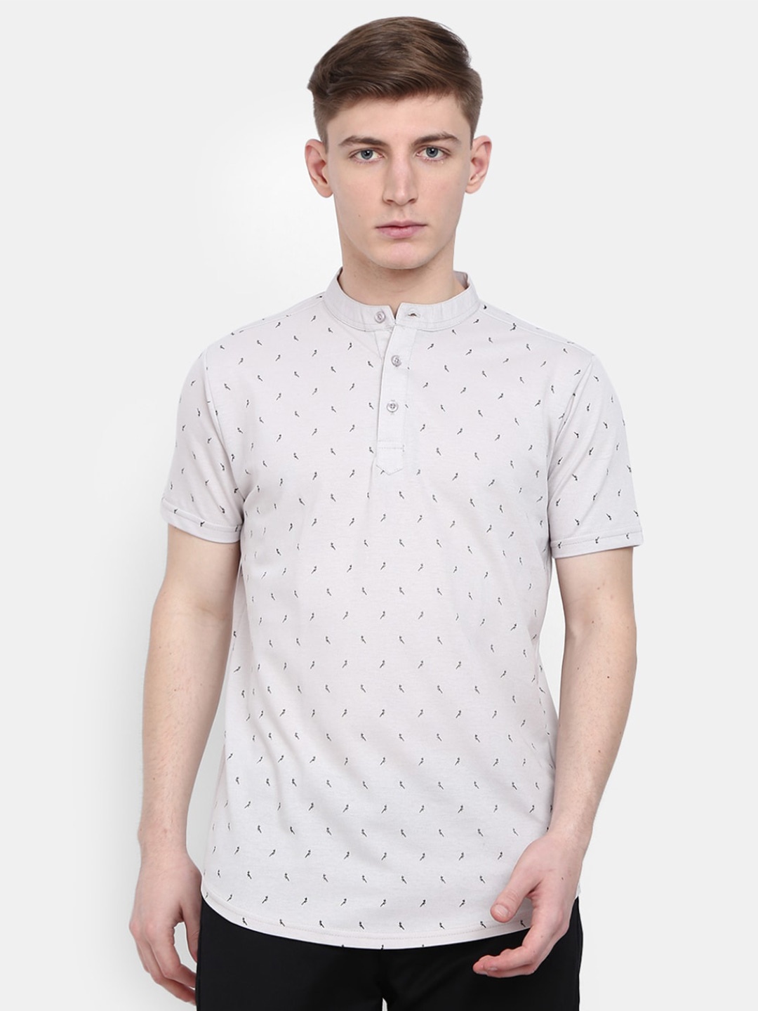 

V-Mart Men Grey Printed Henley Neck T-shirt