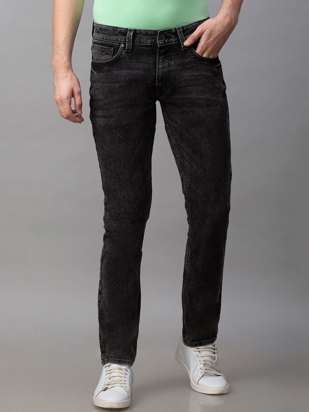 

SPYKAR Men Black Slim Fit Low-Rise Light Fade Jeans