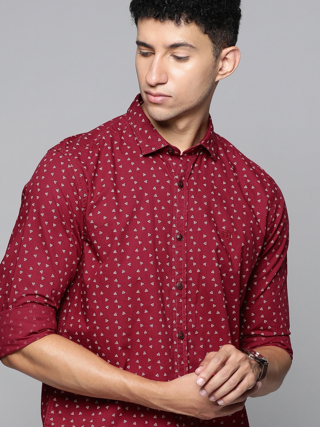 

Flying Machine Men Red Slim Fit Printed Pure Cotton Casual Shirt