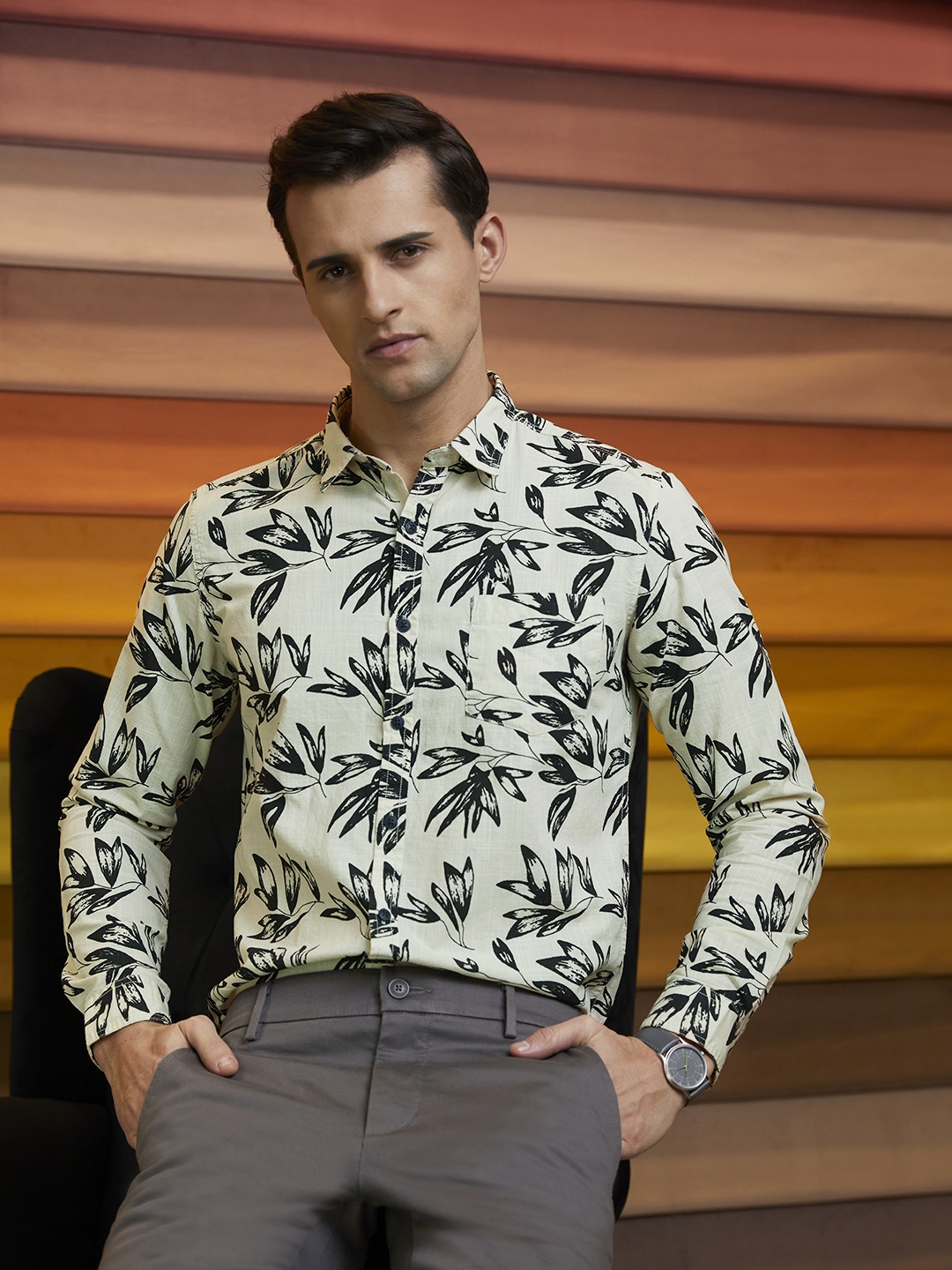 

Flying Machine Men Off White & Black Slim Fit Floral Printed Casual Pure Cotton Shirt