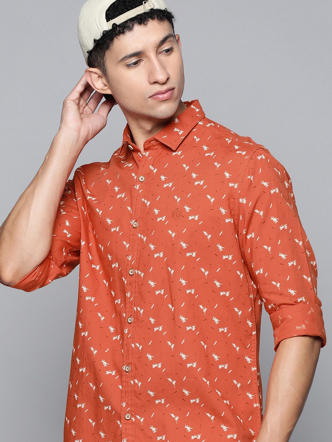 

Flying Machine Men Orange & White Slim Fit Floral Printed Pure Cotton Casual Shirt
