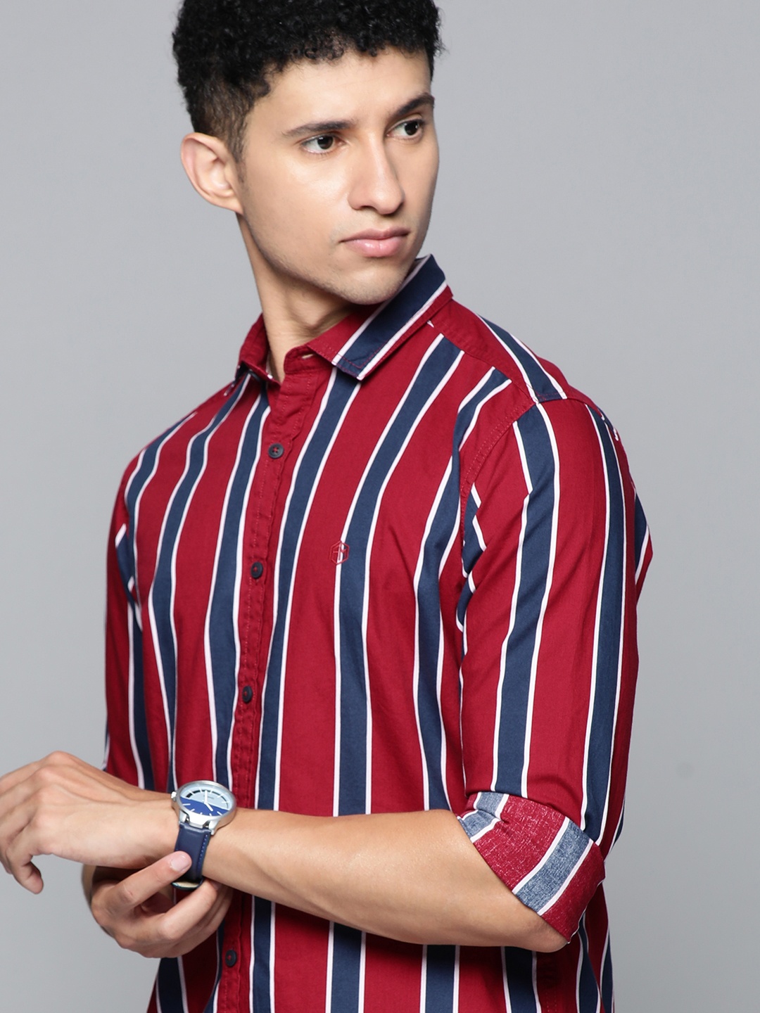 

Flying Machine Men Red Slim Fit Striped Casual Shirt