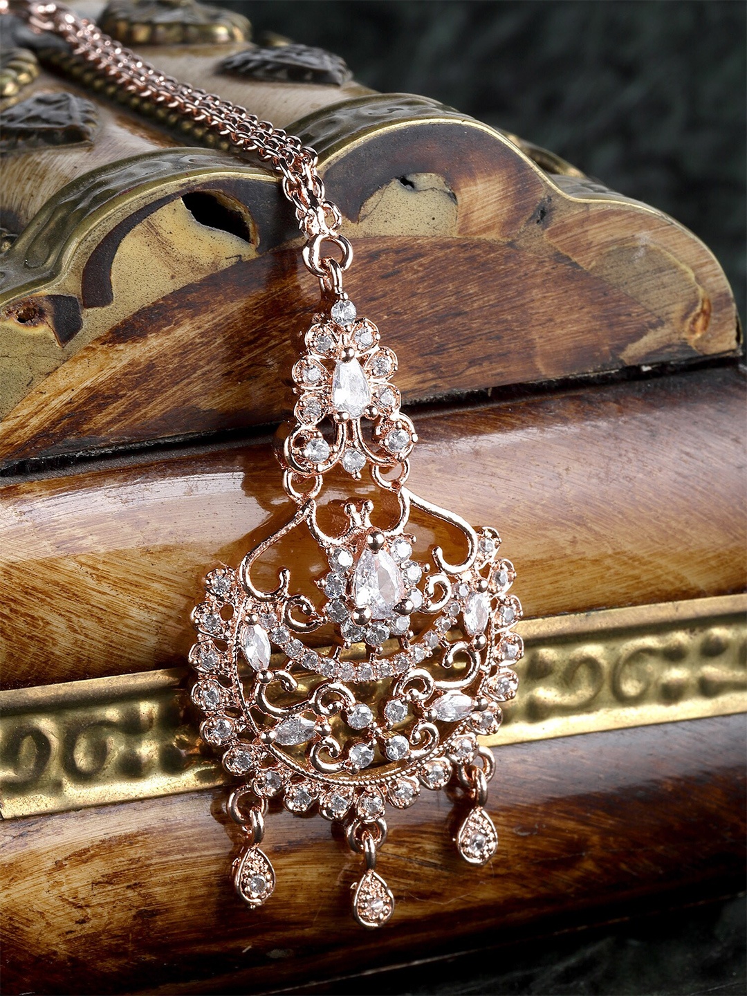 

KARATCART Women Silver-Toned Oxidised Maang Tika