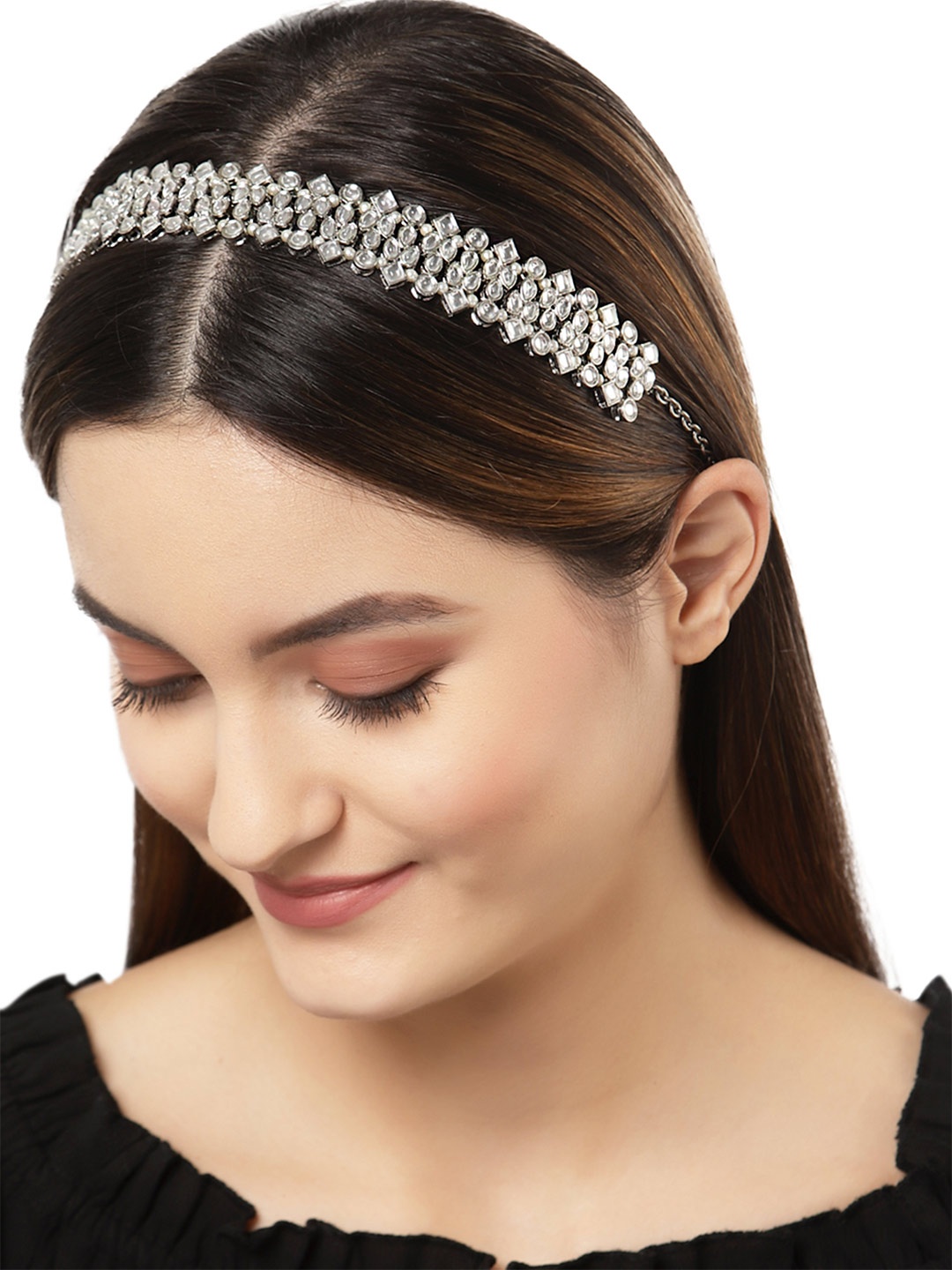 

KARATCART Women Silver Toned & White Oxidised Embellished Kundan Hairband
