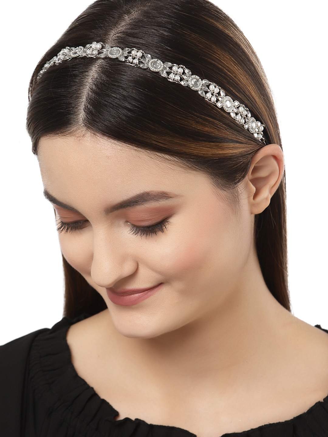 

KARATCART Women Oxidised Silver-Toned & White Pearls & Kundan Embellished Hairband