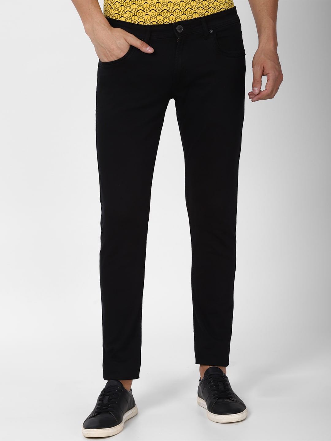 

Peter England Casuals Men Black Slim Fit Jeans