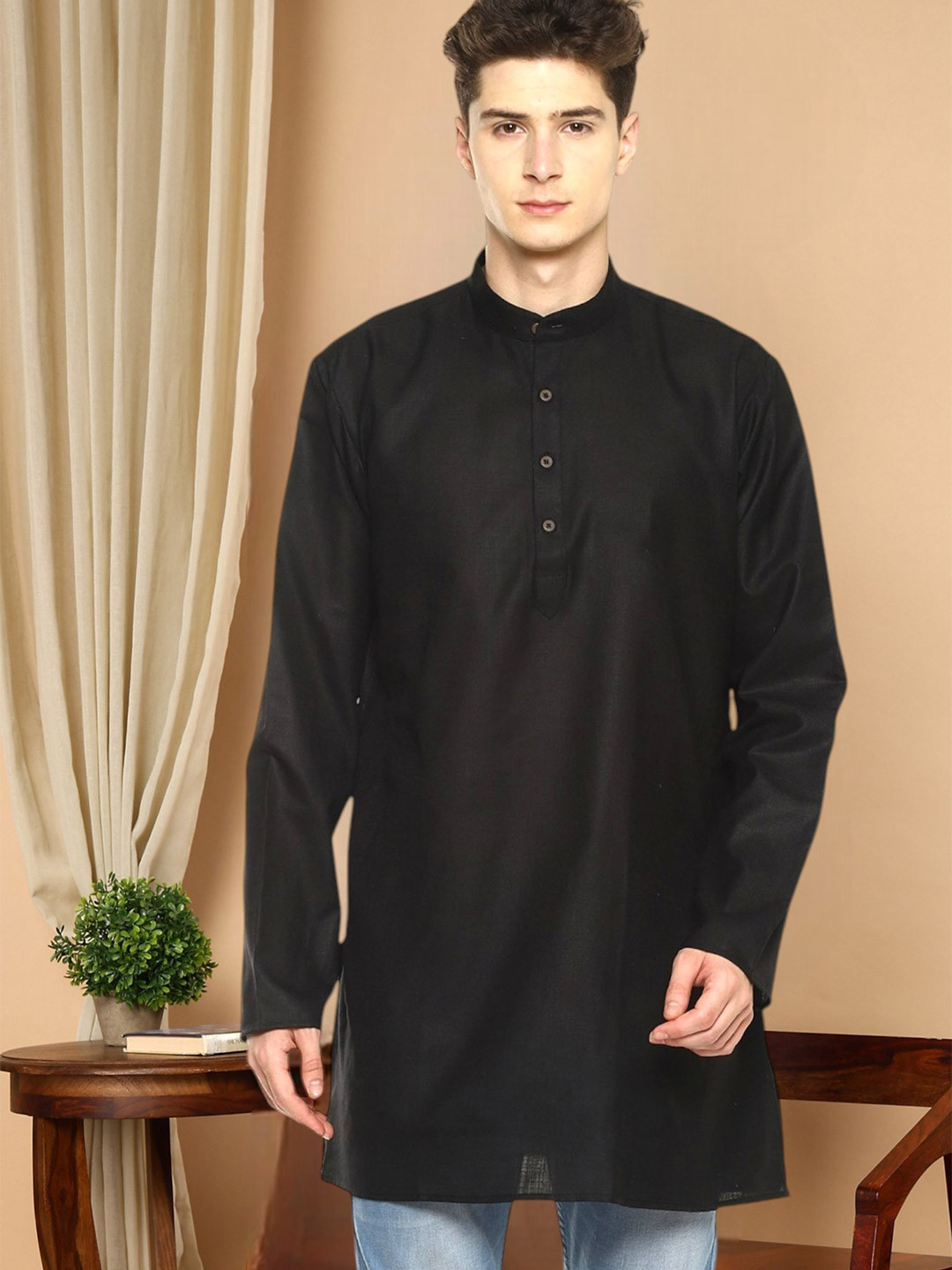 

TATTVA Men Black Solid Kurta
