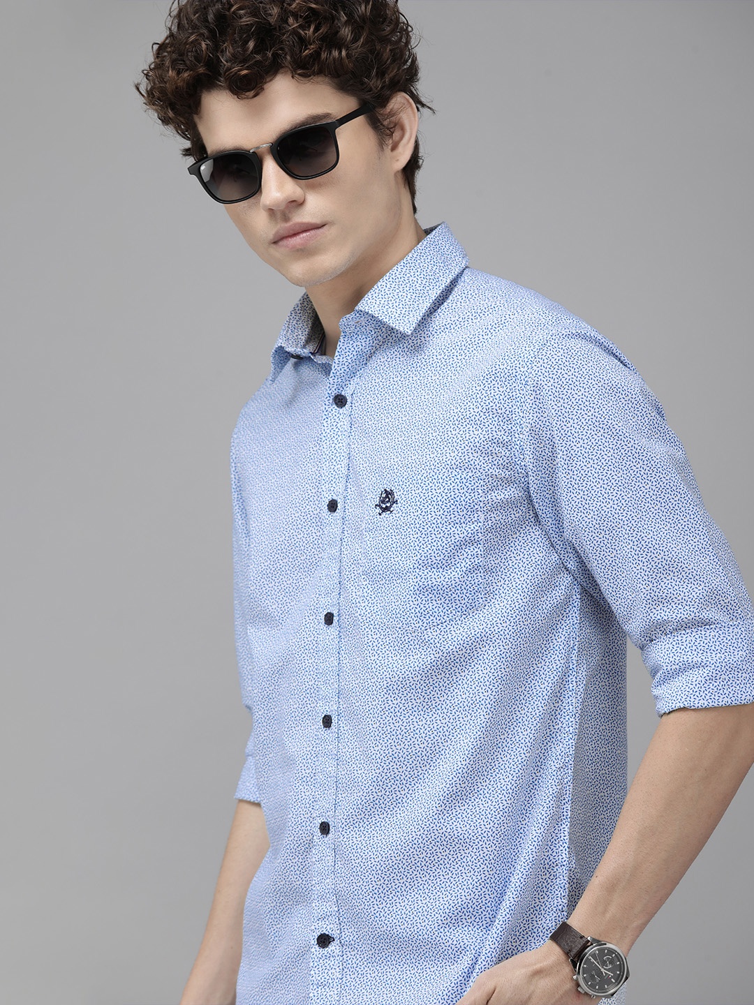 

U S Polo Assn Men White & Blue Tailored Fit Printed Casual Pure Cotton Shirt