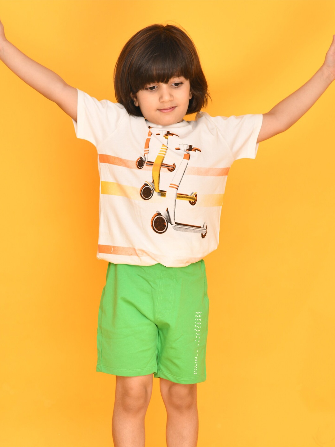 

Anthrilo Boys White & Green Printed Pure Cotton T-shirt with Shorts