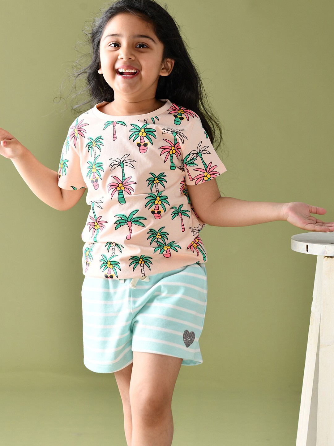 

Anthrilo Girls Sea Green & Peach-Coloured Printed T-shirt with Shorts