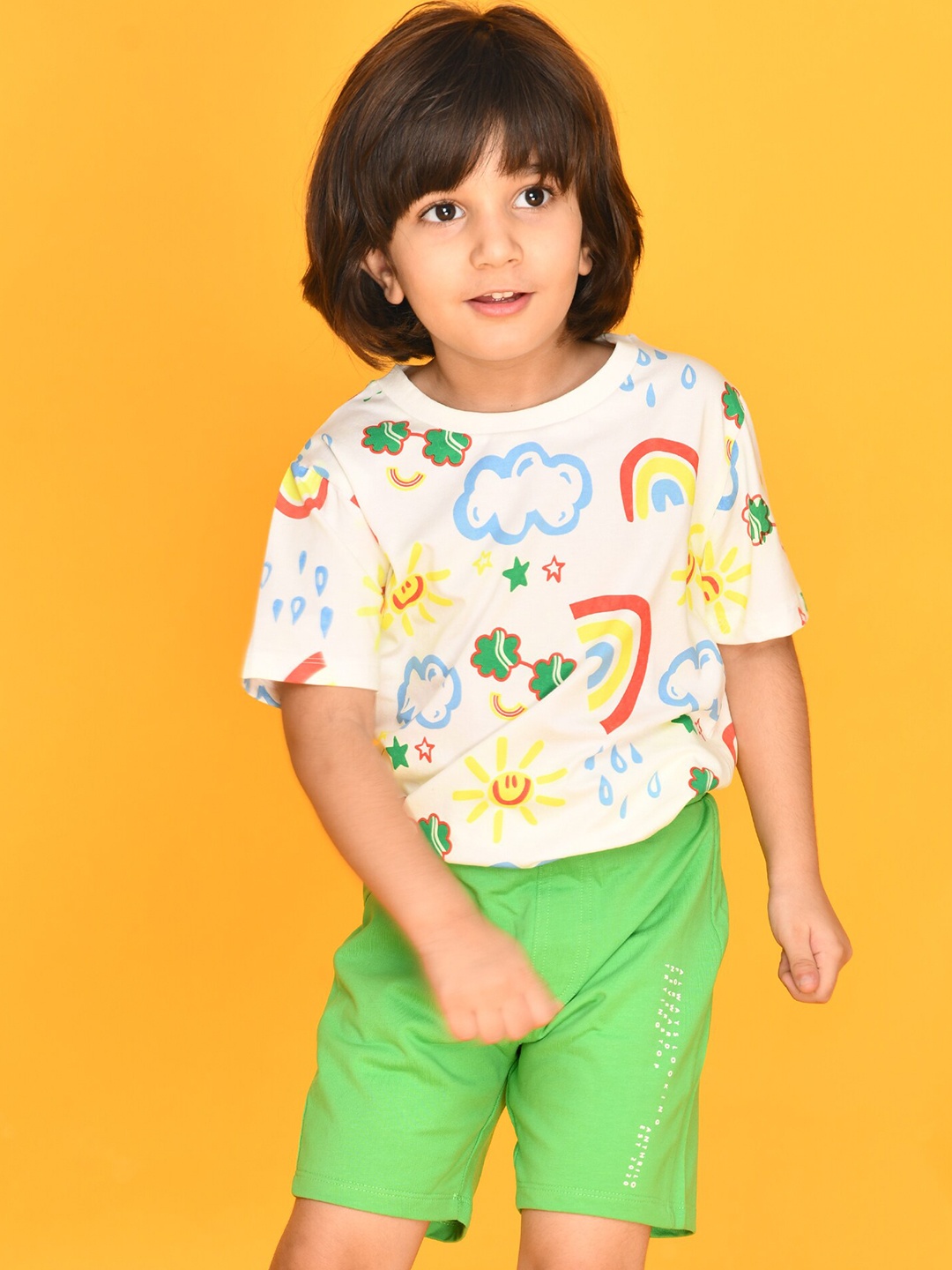 

Anthrilo Boys White & Green Printed T-shirt with Shorts