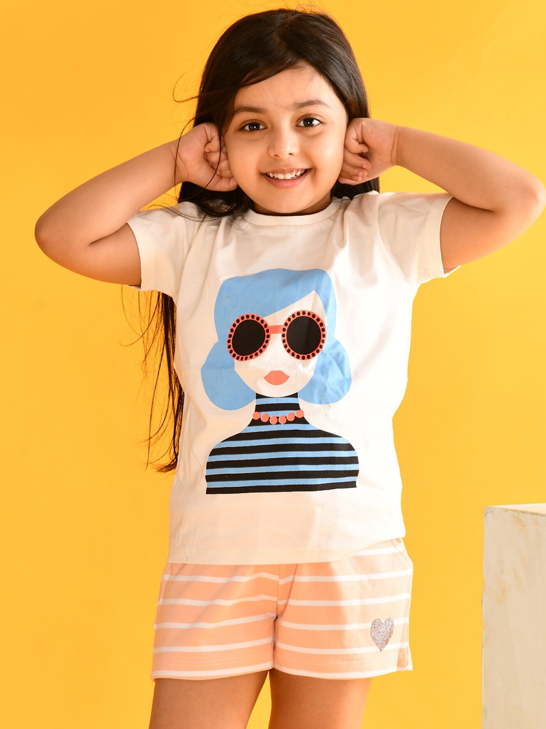 

Anthrilo Girls Orange & White Printed T-shirt with Shorts