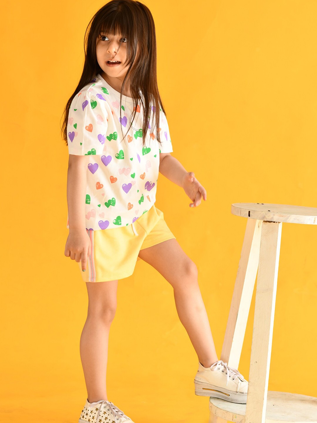 

Anthrilo Girls Yellow & White Printed Pure Cotton T-shirt with Shorts