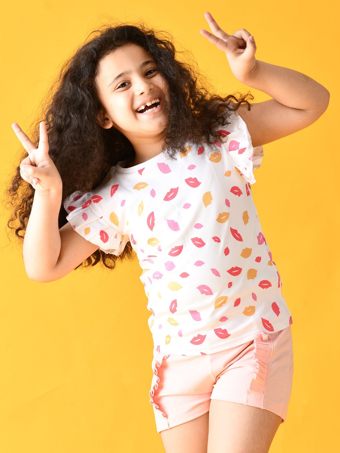

Anthrilo Girls White & Pink Printed Cotton T-shirt with Shorts