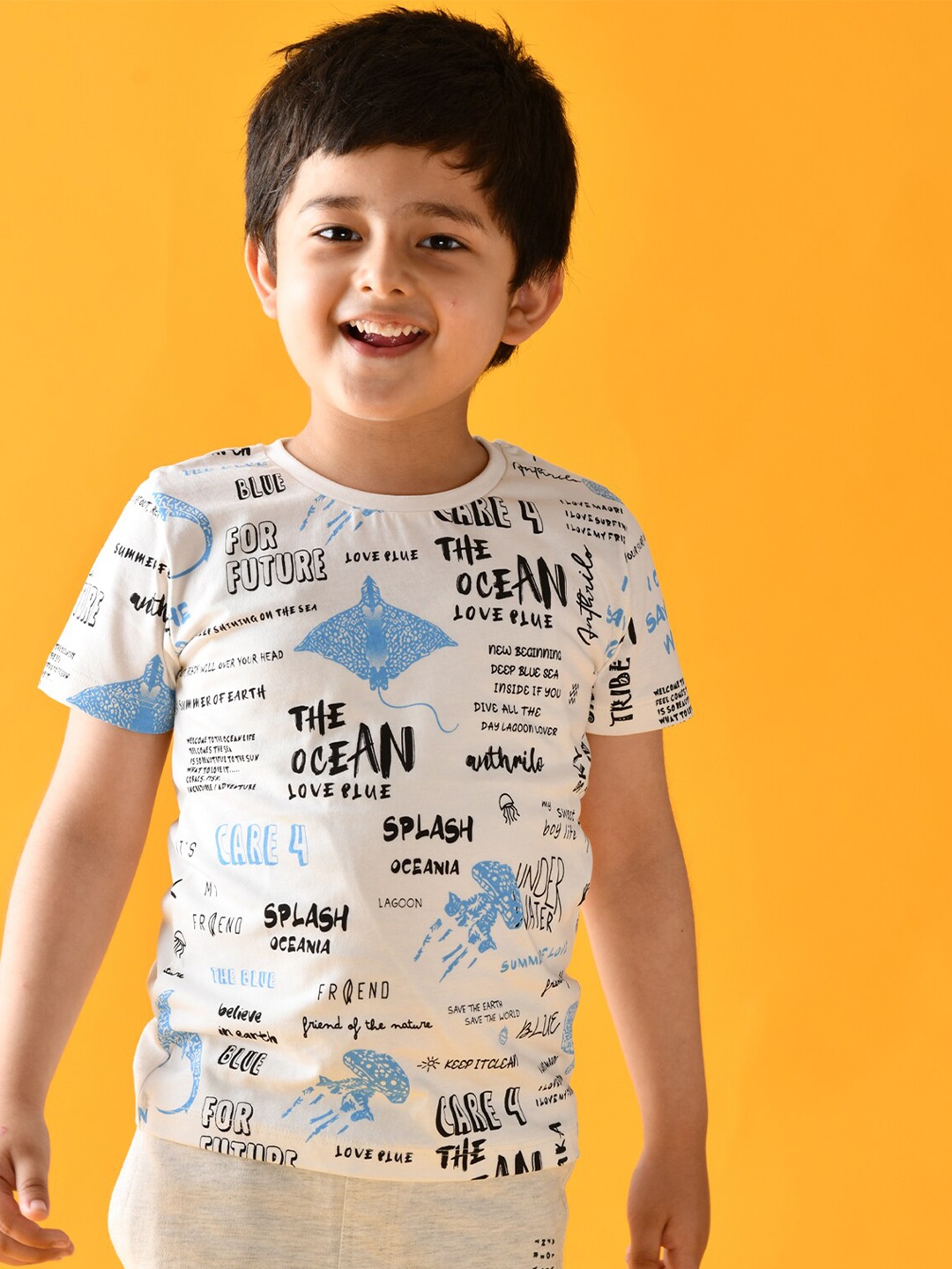 

Anthrilo Boys White & Grey Printed Pure Cotton T-shirt with Shorts