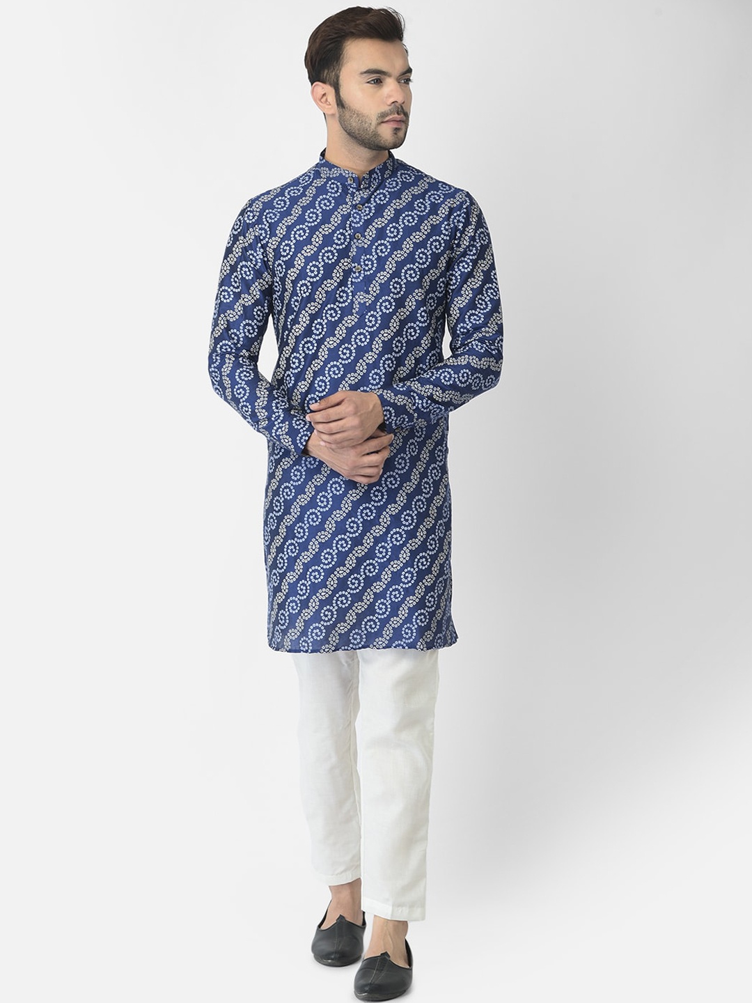 

DEYANN Men Blue Bandhani Printed Kurta with Pyjamas