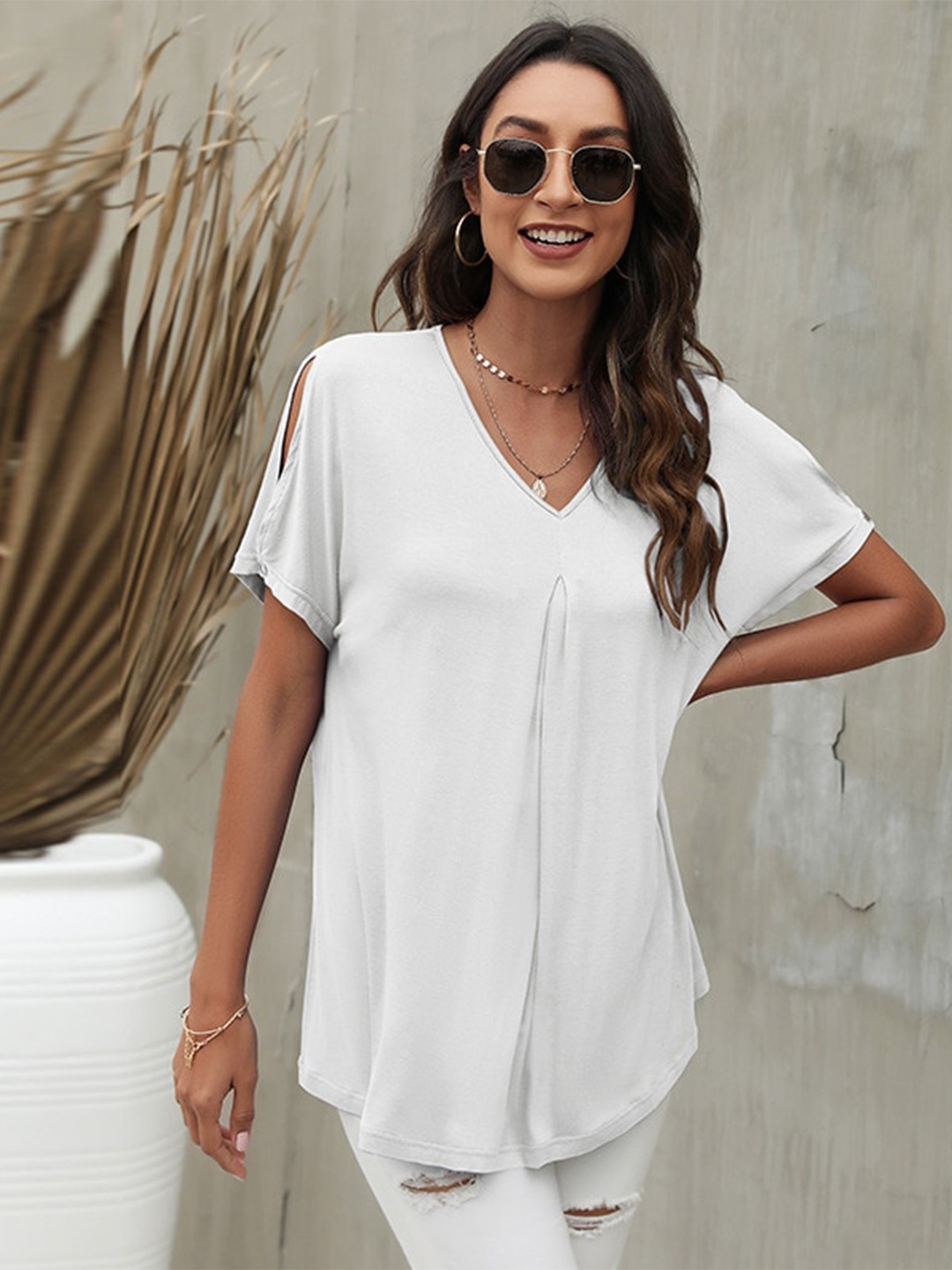

BoStreet White V-Neck Slit Sleeves Top
