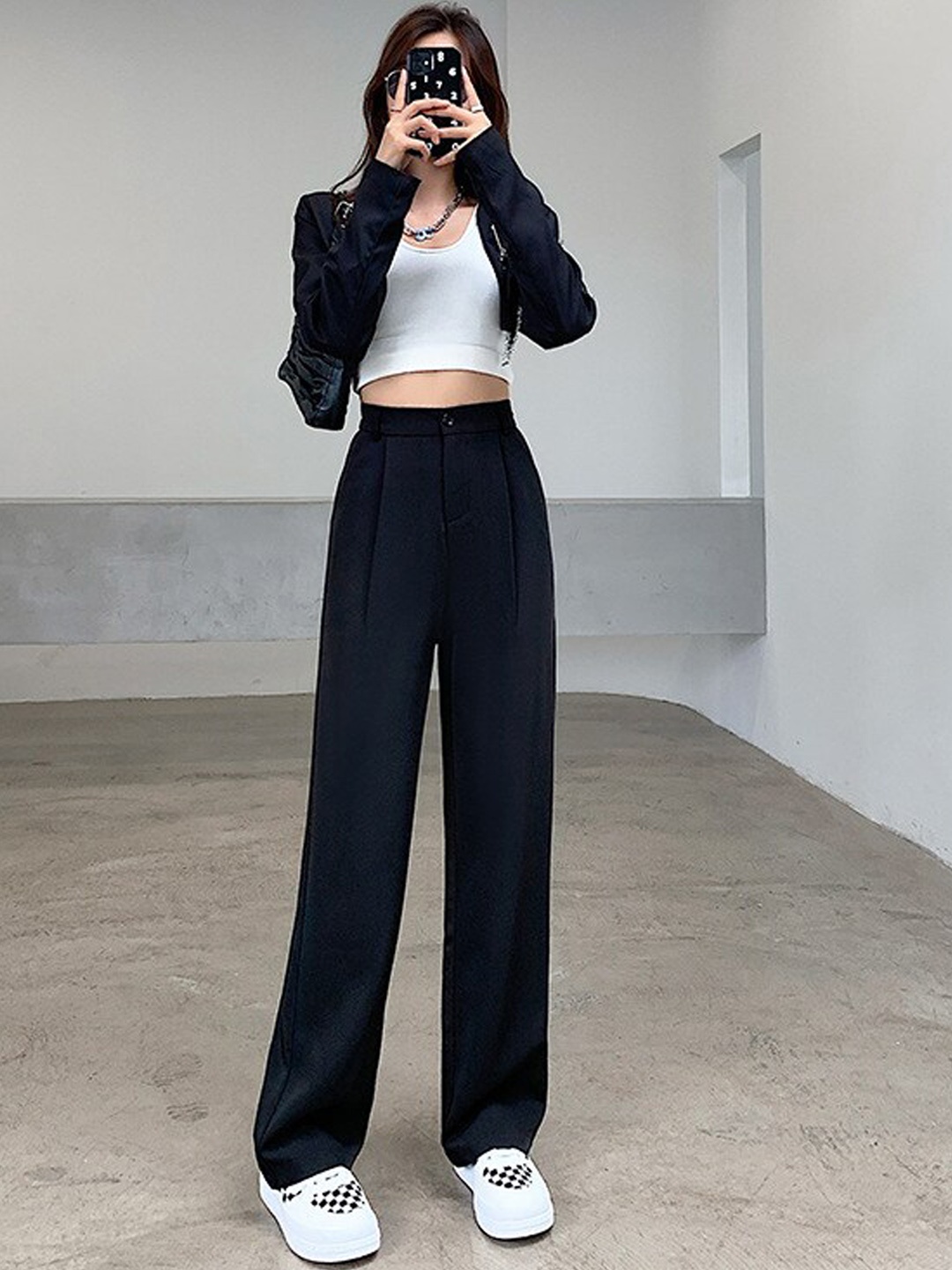 

La Aimee Women Black Loose Fit High-Rise Trousers
