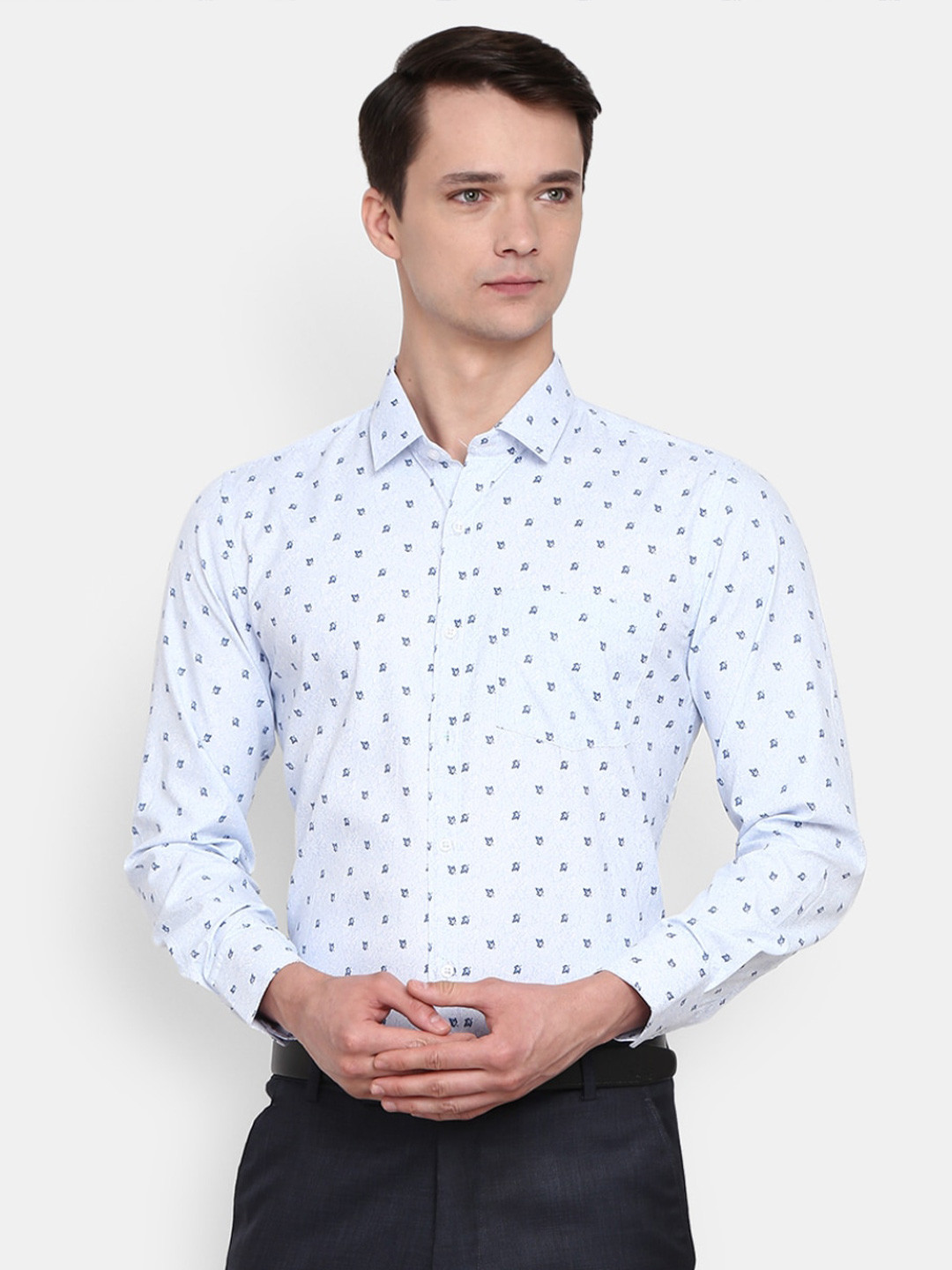 

V-Mart Men Blue Standard Floral Printed Formal Shirt