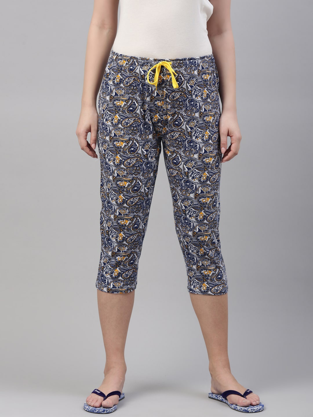 

Kryptic Women Blue & White Paisley Printed Pure Cotton Capris