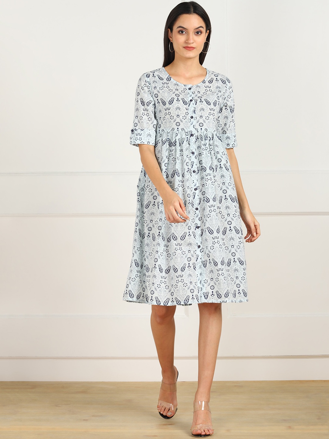 

ZNX Clothing White & Navy Blue Cotton Floral Dress
