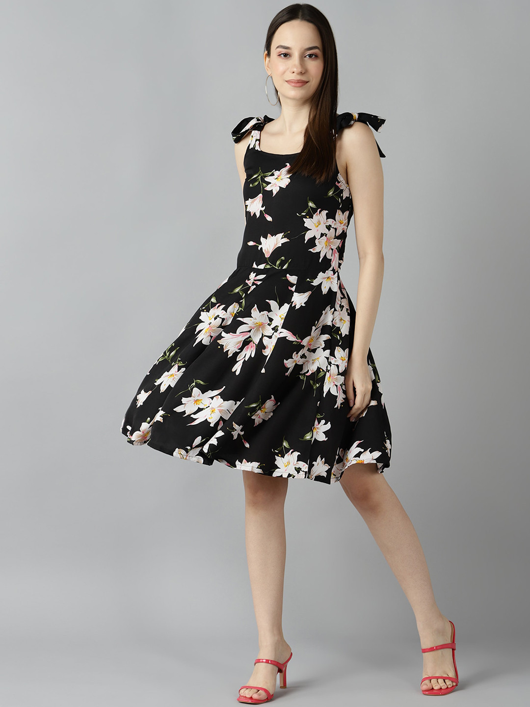 

ZNX Clothing Black Floral Print Crepe Dress