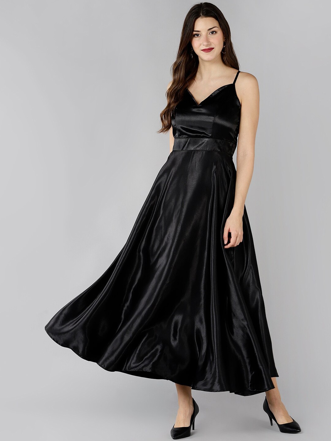 

ZNX Clothing Women Black Crepe Maxi Dress