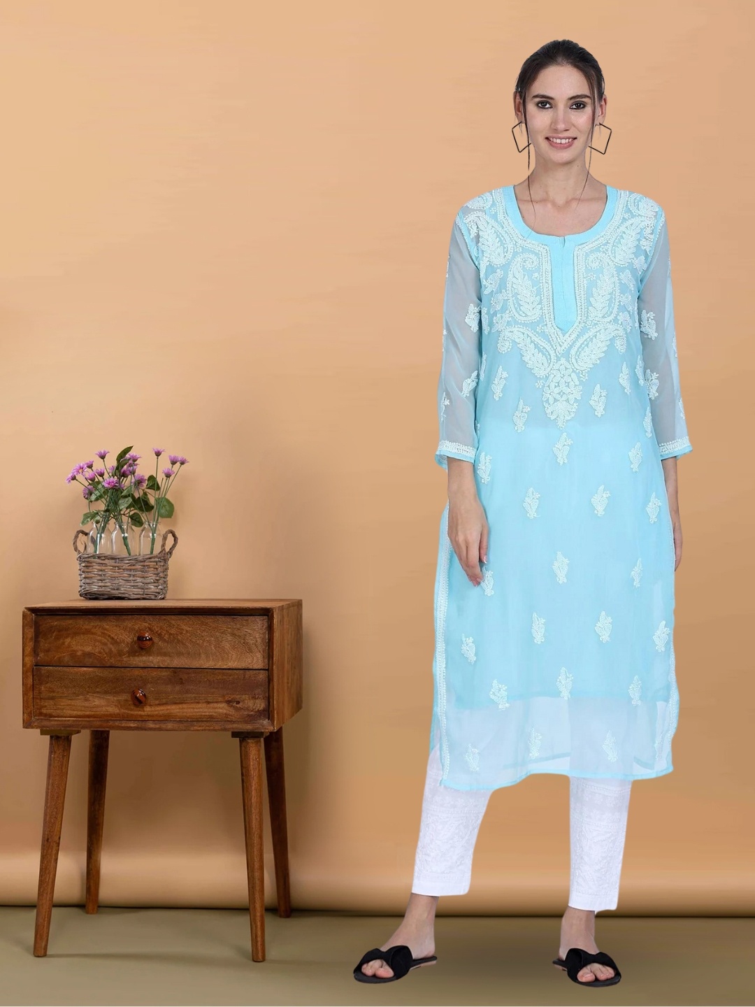 

PARAMOUNT CHIKAN Women Blue Ethnic Motifs Embroidered Chikankari Georgette Kurta