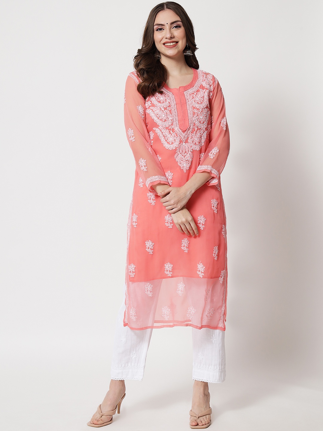 

PARAMOUNT CHIKAN Women Peach-Coloured & White Ethnic Motifs Embroidered Flared Sleeves Chikankari Georgette Kurta