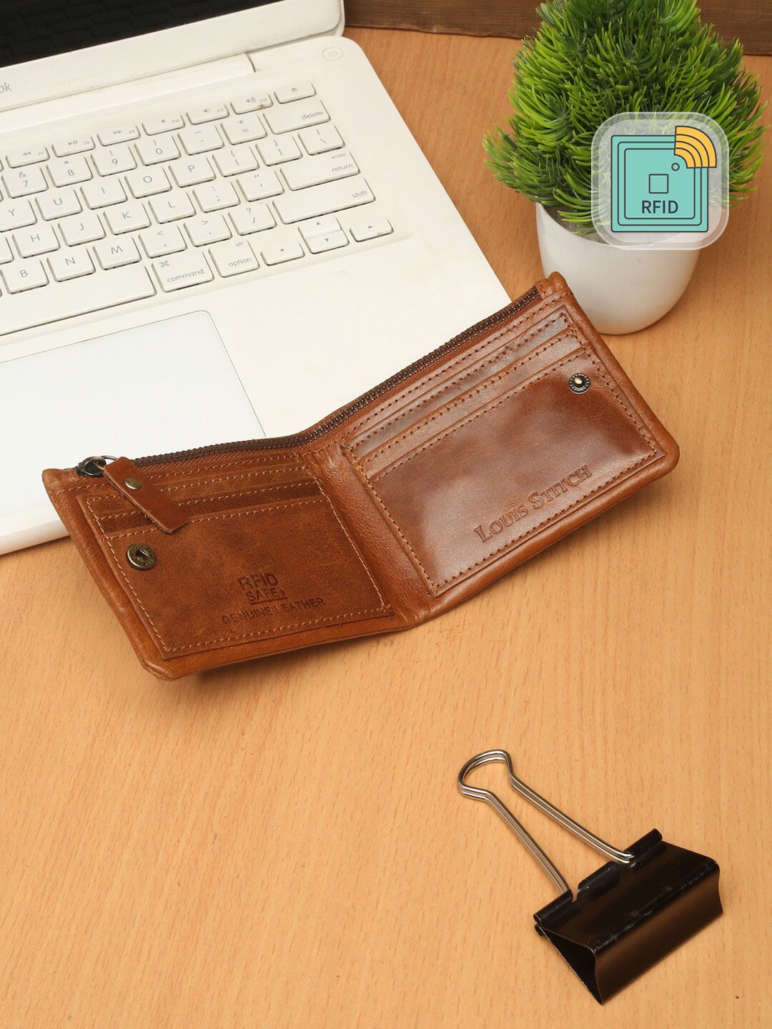 

LOUIS STITCH Men Tan Textured Zip Detail Leather Two Fold Wallet