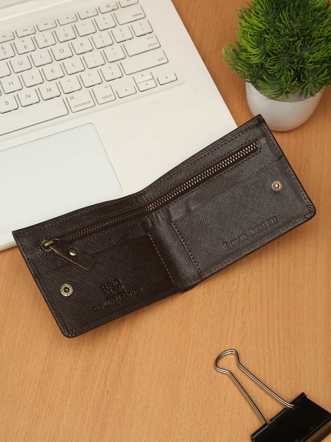

LOUIS STITCH Brown Saffiano Leather Bifold Men's Wallet with Zip Pocket and RFID Blocking