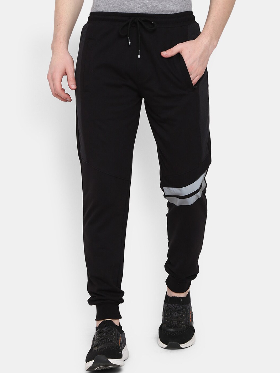 

V-Mart Men Black Solid Joggers