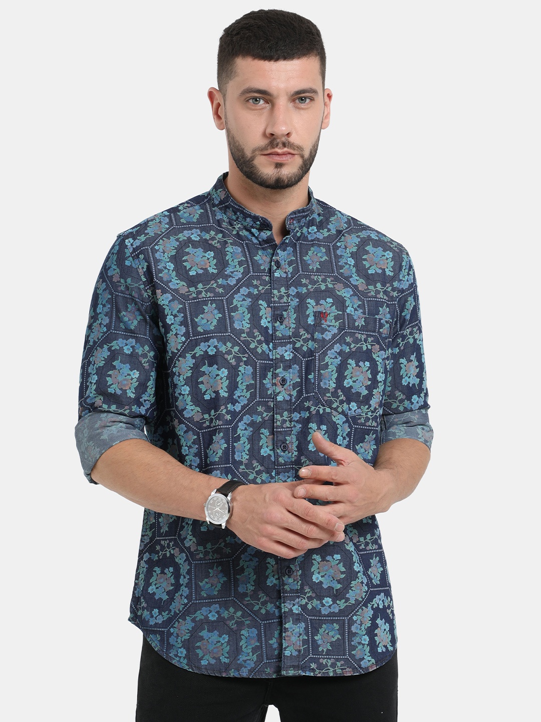 

VUDU Men Navy Blue Comfort Floral Printed Casual Shirt