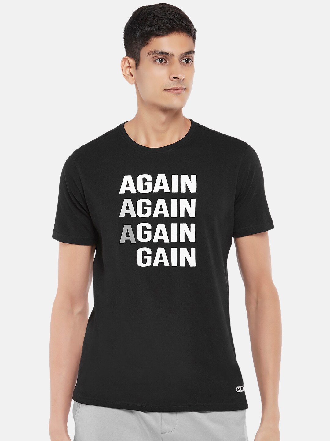 

Ajile by Pantaloons Men Black Typography Printed Slim Fit T-shirt