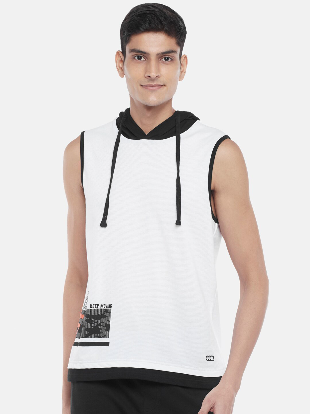 

Ajile by Pantaloons Men White & Black Colourblocked Cotton Slim Fit T-shirt