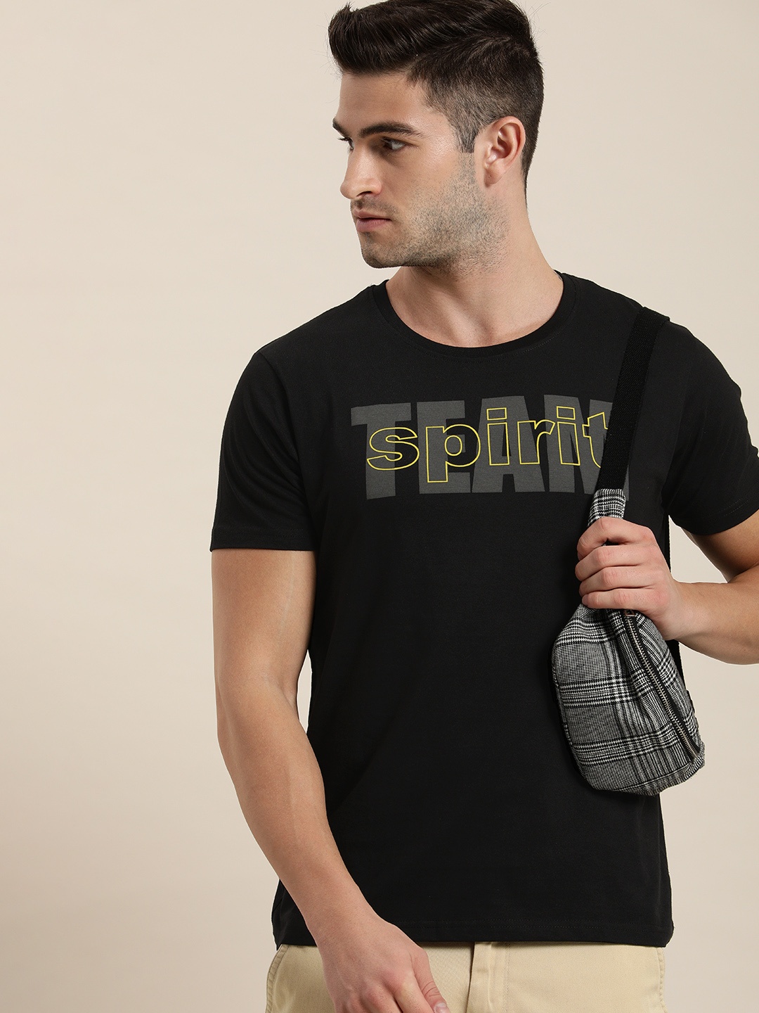 

Moda Rapido Men Black Typography Printed T-shirt