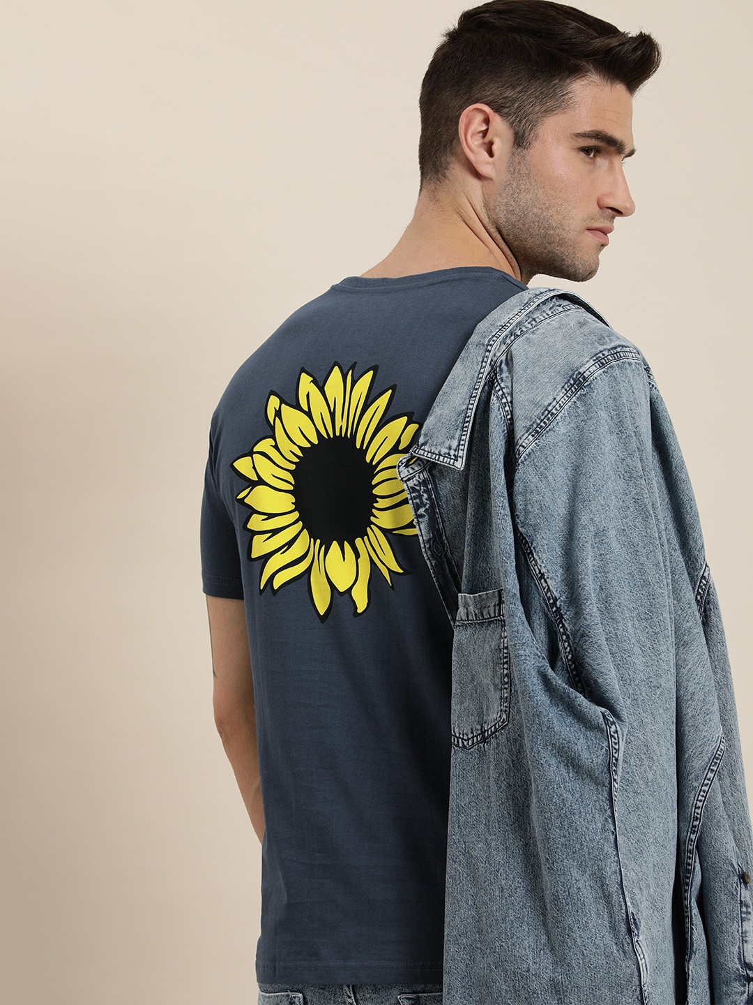 

Moda Rapido Men Blue & Yellow Floral Printed Pure Cotton T-shirt