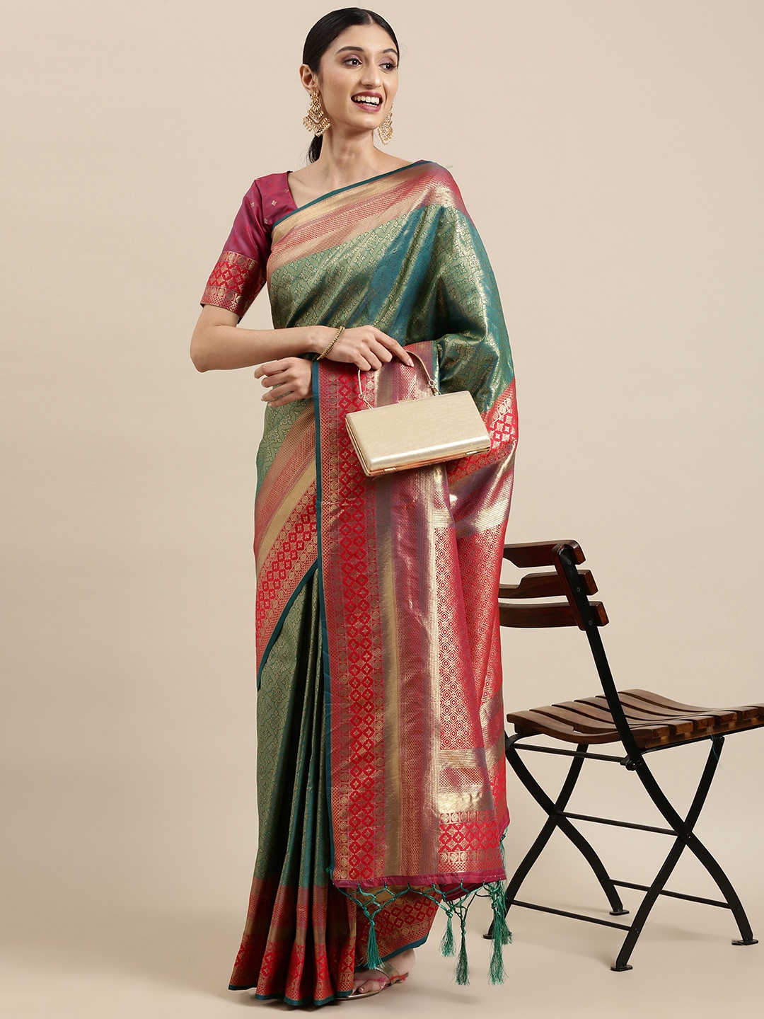 

VRSALES Red & Green Ethnic Motifs Woven Kanjeevaram Saree