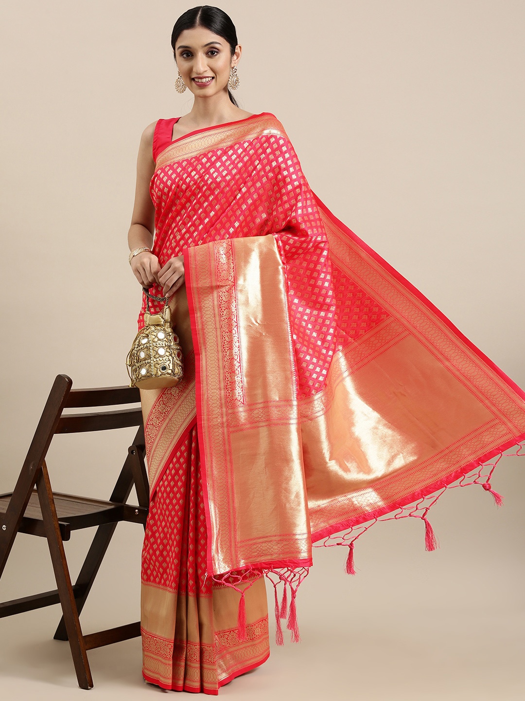 

VRSALES Fuchsia & Golden Woven Design Banarasi Saree