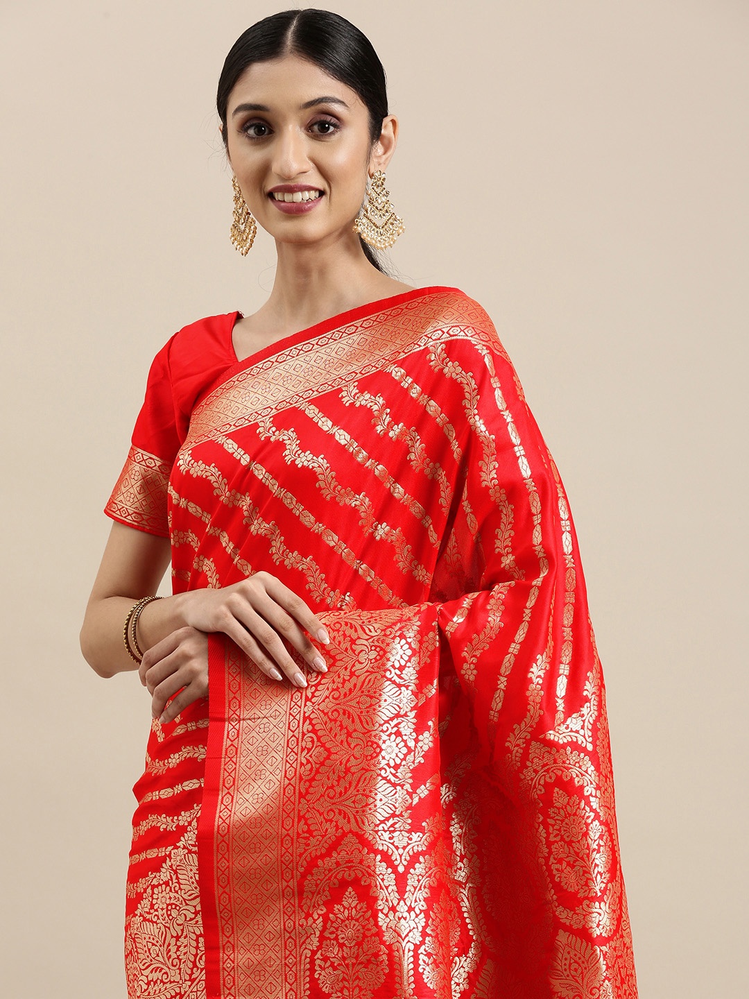 

VRSALES Red & Gold-Toned Ethnic Motifs Silk Blend Banarasi Saree