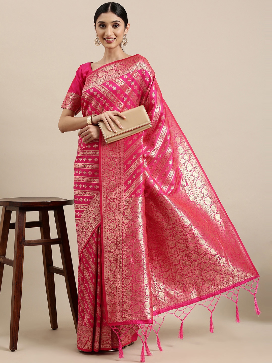 

VRSALES Fuchsia & Gold-Toned Ethnic Motifs Woven Design Banarasi Saree
