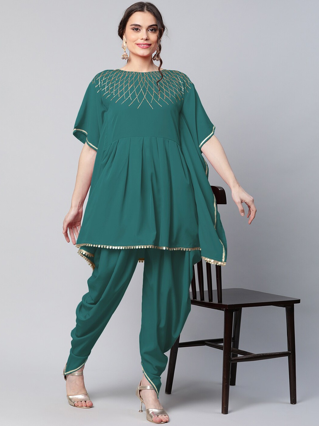 

Ahalyaa Women Green Printed Kurti with Dhoti Pants